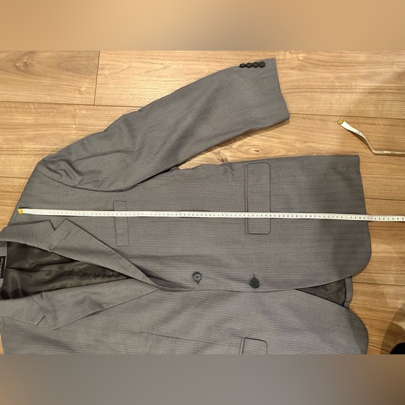 Ermenegildo Zegna Mens Gray Wool
Silk 2 Piece Suit Size 54x38 - Picture 12 of 13